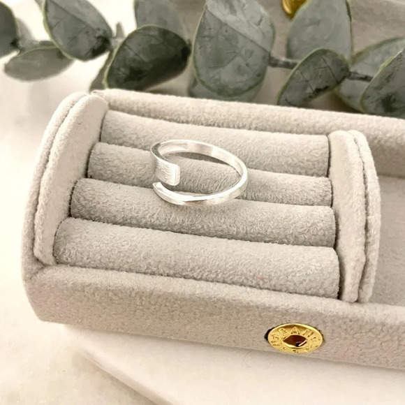 925 Sterling Silver Textured Wrap Ring Minimalist Dainty Ring Thin Stack Ring - Picture 4 of 5